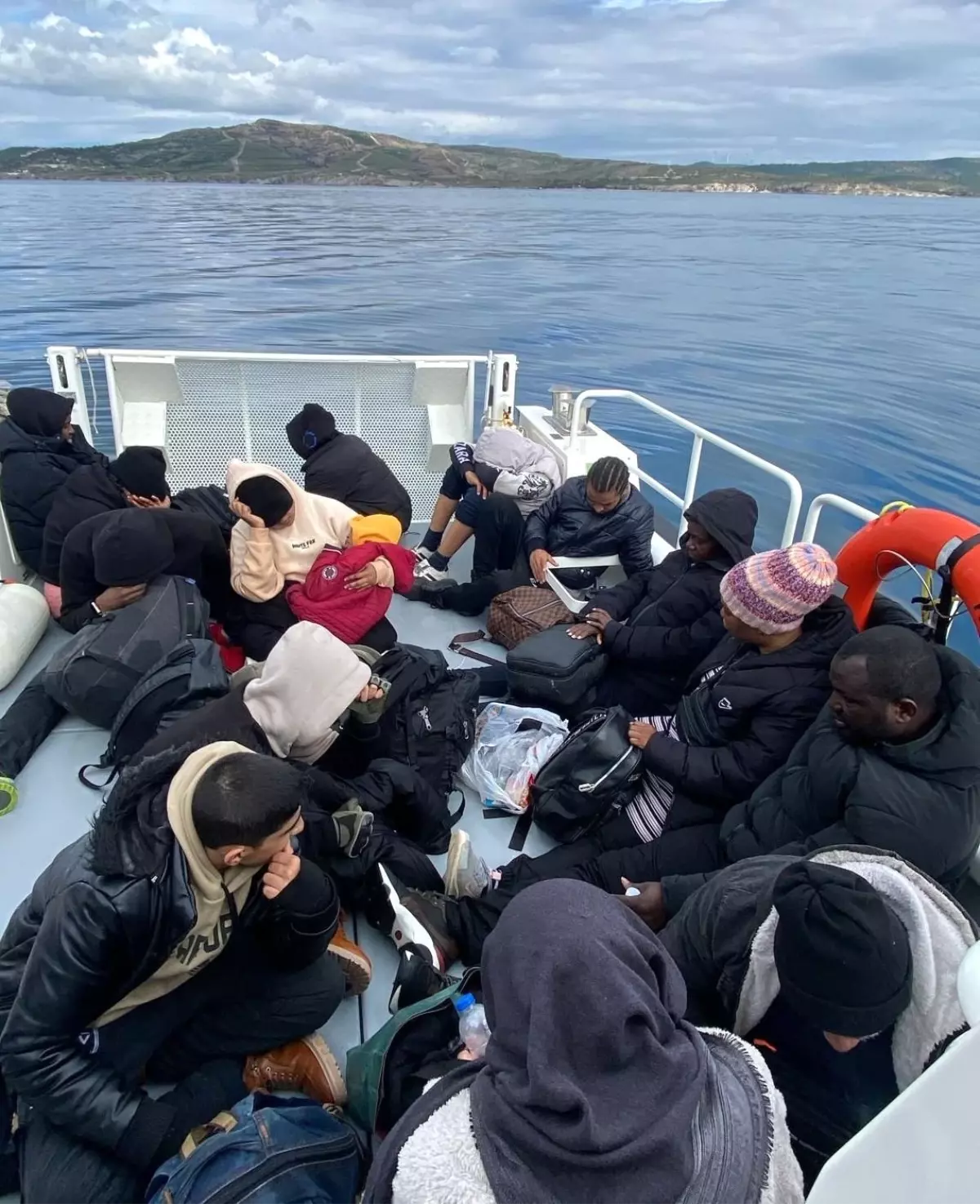 İzmir’de 50 Düzensiz Göçmen Yakalandı